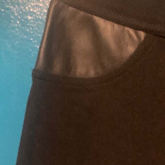 DKNY pull on jeggings with faux leather pockets - Picture 6 of 8